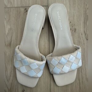 Marc Fisher Woven Tan & White Sandal/Low Heel - Size 6